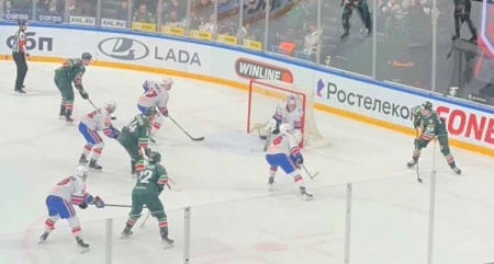 «Профессор» Ларионов снова проиграл, а «Спартак» выиграл в Москве