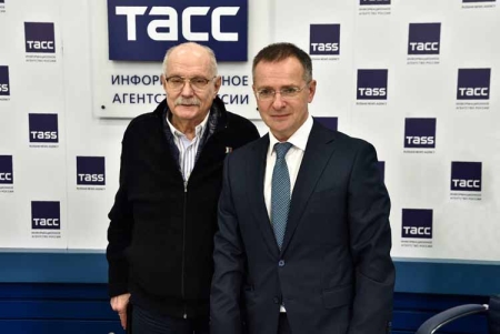 В Москве состоялась первая церемония вручения Открытой Евразийской кинопремии «Бриллиантовая бабочка»