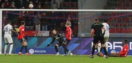 «Балтика» в меньшинстве и без тренера обыгрывает «Спартак»