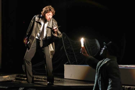 «Табор уходит в небо»: в Цыганском театре «Ромэн» показали эскиз культовой истории в неожиданной стилистике