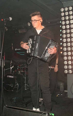 «Стихи на окнах подъезда №8» на Новом Арбате