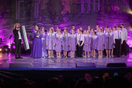 Более 5200 юных звезд зажглось на небосклоне международного детского конкурса «МиР – Музыка и Развитие»! Гала-концерт – 9 ноября!