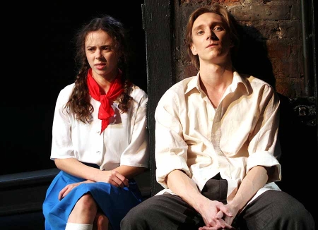 «Первая любовь последнего года» (16+) - это «история взросления, которая выстраивает мостик между поколениями»