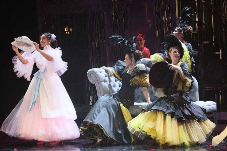 «Свадьба Кречинского» (12+) в театре Сатиры