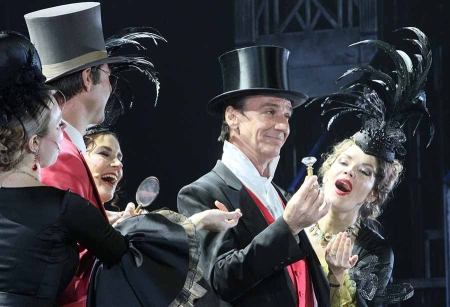 «Свадьба Кречинского» (12+) в театре Сатиры