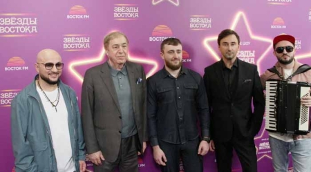 КОНЦЕРТ «ЗВЁЗДЫ ВОСТОКА 2025»: ХИТЫ «ВОСТОК FM» ОБЪЕДИНИЛИ БОЛЕЕ 10 000 ЗРИТЕЛЕЙ
