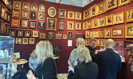 В Гостином дворе открылся 51-й Российский антикварный салон