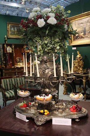 В Гостином дворе открылся 51-й Российский антикварный салон