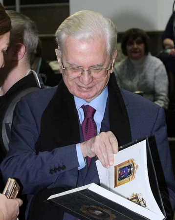 В Гостином дворе открылся 51-й Российский антикварный салон