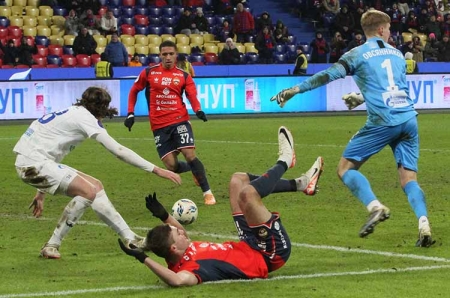 «Балтика» в меньшинстве и без тренера обыгрывает «Спартак»