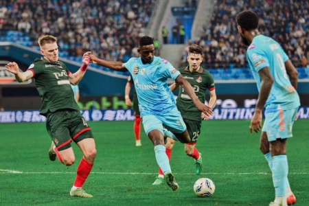 Три  матча футбольной премьер-лиги