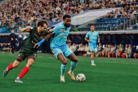 Три  матча футбольной премьер-лиги