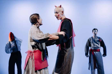 Недетские сказки в Новом пространстве Театра Наций