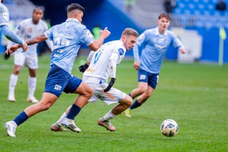 Три воскресных матча экватора футбольного чемпионата