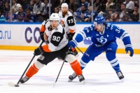 Победа «Динамо» на хоккейным «Амуром»