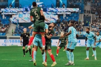 Три  матча футбольной премьер-лиги