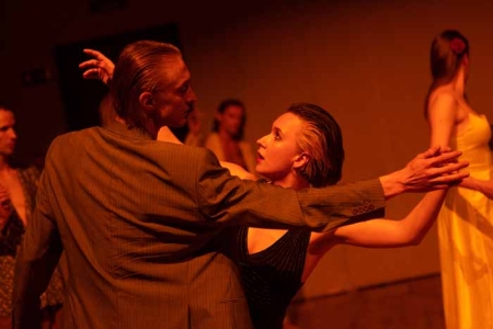 Хореографическая постановка о памяти, времени, жизни и смерти