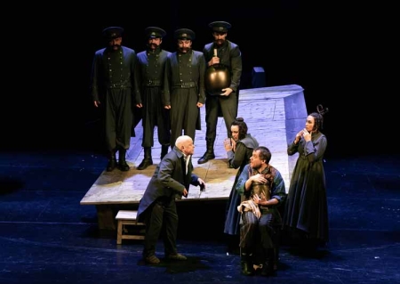 «Ревизор» от Рязанского ТЮЗа на московской сцене