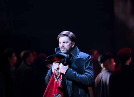 «Опера-триллер, опера-детектив, опера-кровавая драма, опера-кинематограф»