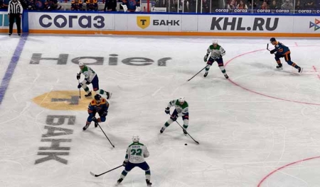 Омичи перебросали сочинцев, а китайцы – уфимцев