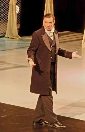 Писал Александр Николаевич Островский в своем бессмертном произведении – комедийной пьесе в пяти действиях «Волки и овцы». Так кто же мы – «волки» или «овцы»?