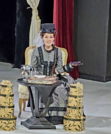 Писал Александр Николаевич Островский в своем бессмертном произведении – комедийной пьесе в пяти действиях «Волки и овцы». Так кто же мы – «волки» или «овцы»?