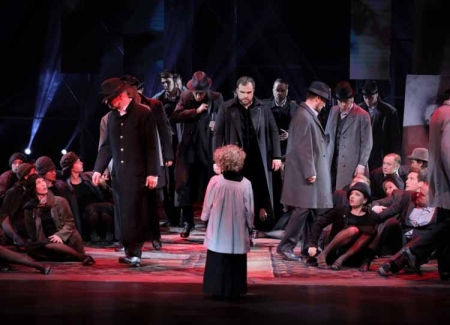 «Опера-триллер, опера-детектив, опера-кровавая драма, опера-кинематограф»