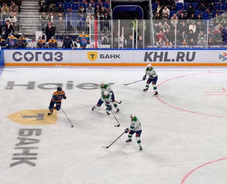 Омичи перебросали сочинцев, а китайцы – уфимцев