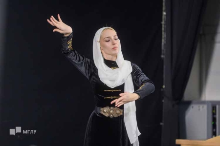 Учащиеся из 33 стран мира соревновались в МГЛУ в любви к России