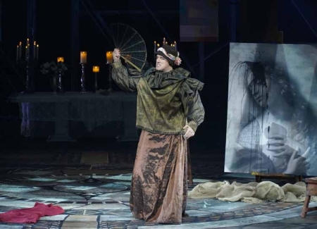 «Опера-триллер, опера-детектив, опера-кровавая драма, опера-кинематограф»