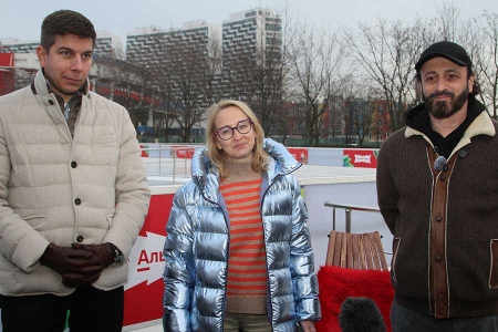 Флешмоб в костюмах героев сказки про Буратино