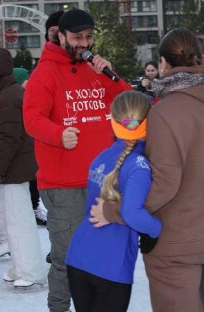 Флешмоб в костюмах героев сказки про Буратино