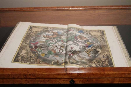 «Прекрасные чудовища» на Волхонке