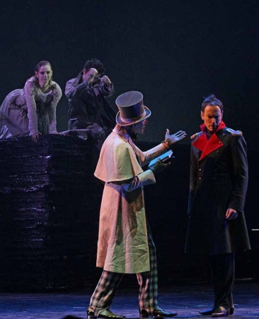 «Грусть в обществе смешна, а слишком большая весёлость неприлична»