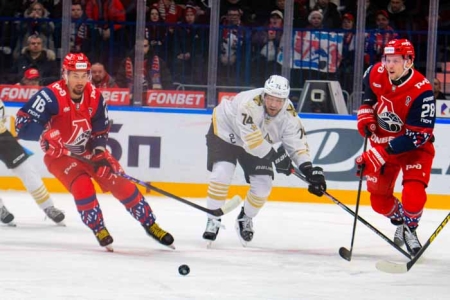 Москвичи проиграли в Череповце, а ярославцы победили на домашнем льду