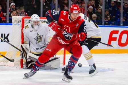 Москвичи проиграли в Череповце, а ярославцы победили на домашнем льду