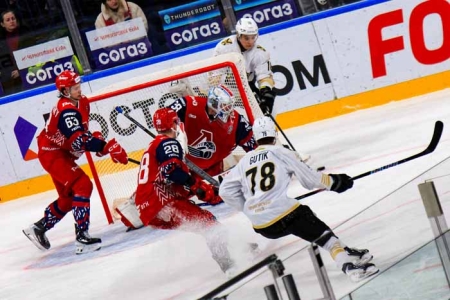 Москвичи проиграли в Череповце, а ярославцы победили на домашнем льду