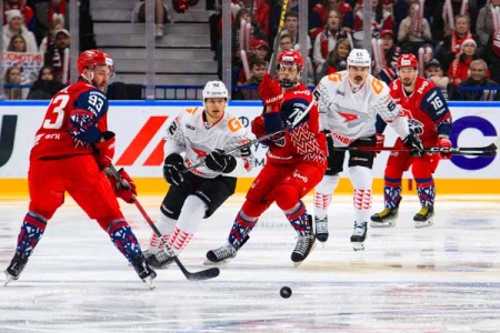 Спартаковцы победили в Питере, а омичи праздновали викторию в Ярославле