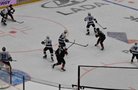 Омичи перебросали сочинцев, а китайцы – уфимцев