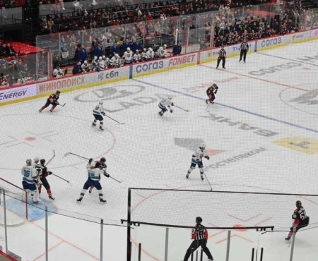 Омичи перебросали сочинцев, а китайцы – уфимцев