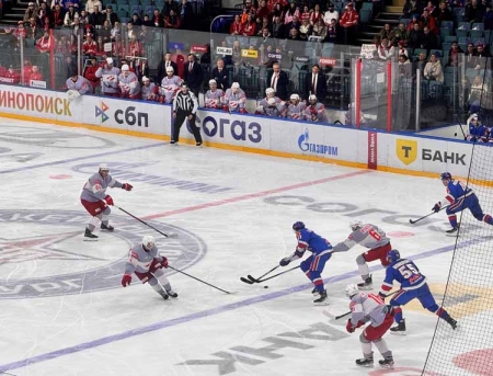 Спартаковцы победили в Питере, а омичи праздновали викторию в Ярославле