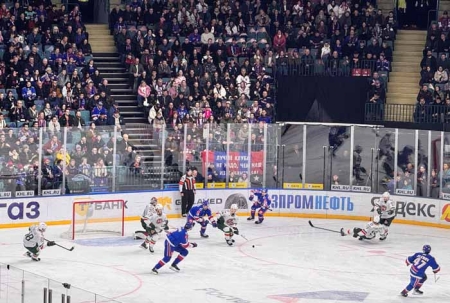 Московско-питерская хоккейная перекличка