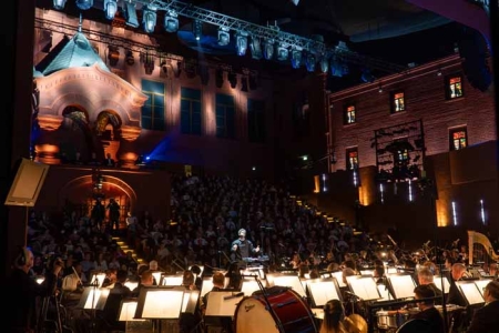 «Для меня Россия - страна простора, страна песни, страна печали, страна минора, страна Христа»