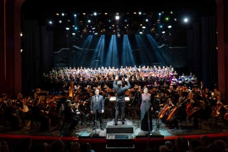 «Для меня Россия - страна простора, страна песни, страна печали, страна минора, страна Христа»