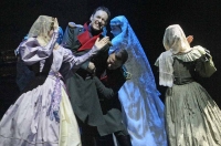 «Грусть в обществе смешна, а слишком большая весёлость неприлична»