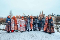 Душегрея устроила праздничную «Ярмарку красок» в историческом центре Москвы