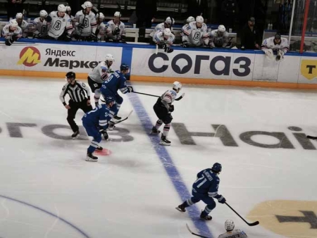 Столичное «Динамо» переиграло «автомобилистов» в хоккейном матче