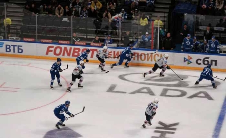 Столичное «Динамо» переиграло «автомобилистов» в хоккейном матче