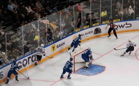 Столичное «Динамо» переиграло «автомобилистов» в хоккейном матче