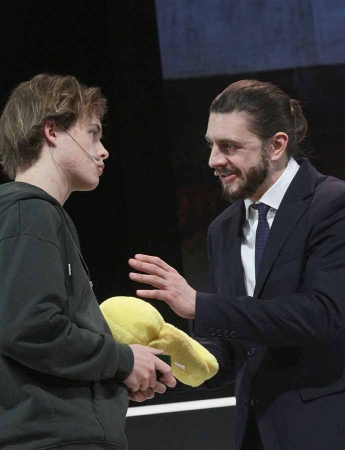 Отцы и дети – премьера «Сын» (16+) в театре Ермоловой